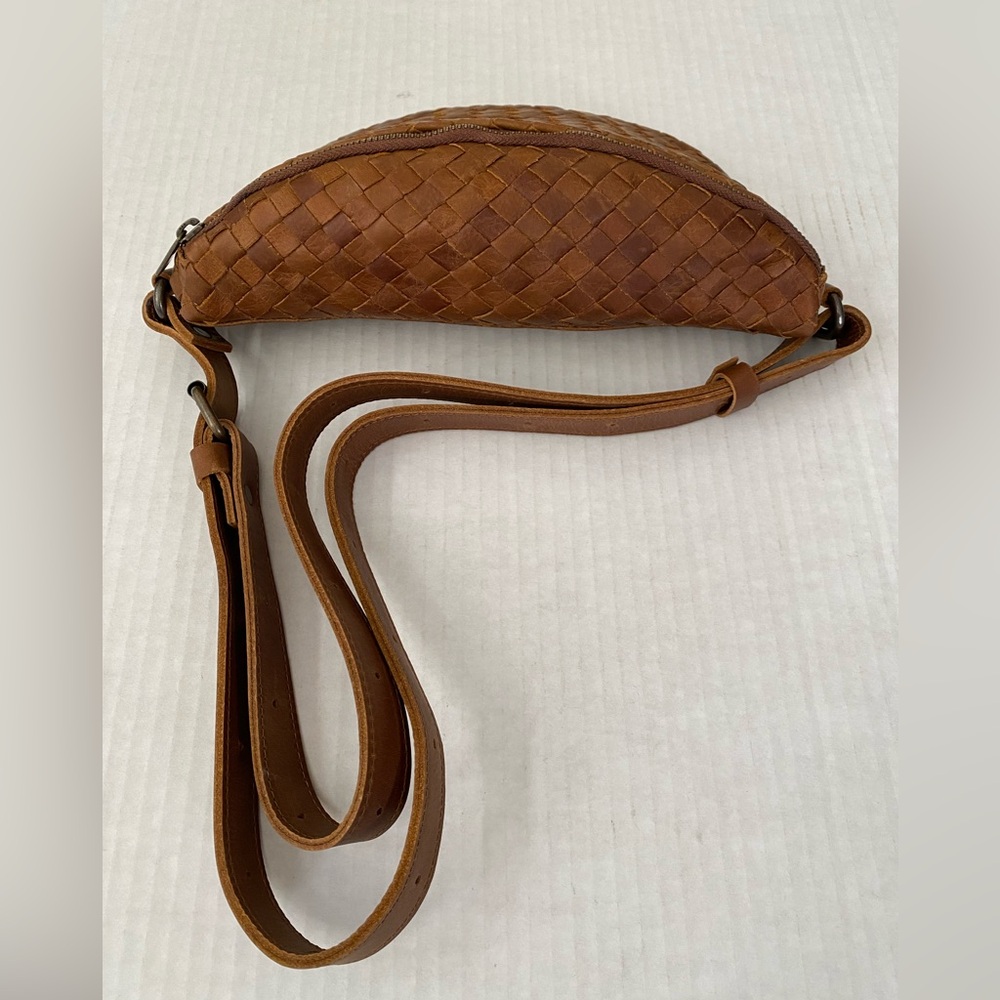 NWT HIDES Nexus Handcrafted Woven Leather Crossbody Belt Bag Fanny Pack Cognac - Picture 3 of 16